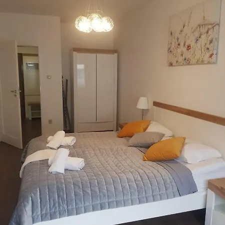Happy 18 Basen & Kort Tenisowy, Ochrona 24h - Dla Maksymalnie 6 Osob Apartment *
