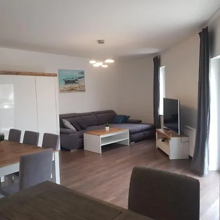 Apartment Happy 18 Basen & Kort Tenisowy, Ochrona 24h - Dla Maksymalnie 6 Osob