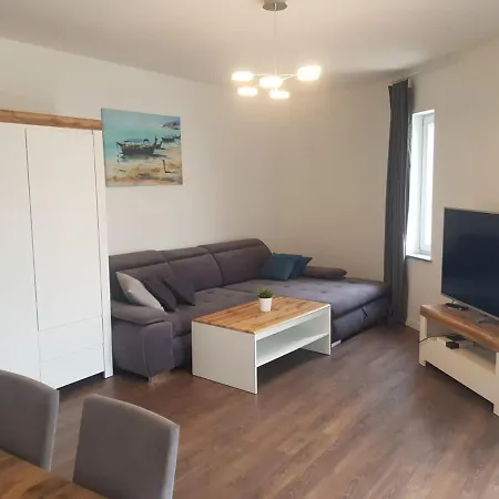 Happy 18 Basen & Kort Tenisowy, Ochrona 24h - Dla Maksymalnie 6 Osob Apartment