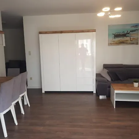 Apartment Happy 18 Basen & Kort Tenisowy, Ochrona 24h - Dla Maksymalnie 6 Osob